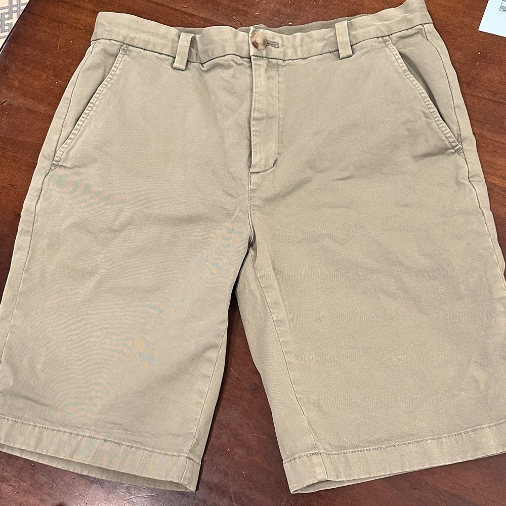 Vineyard Vines boys  Khaki Flat Front Shorts size 18